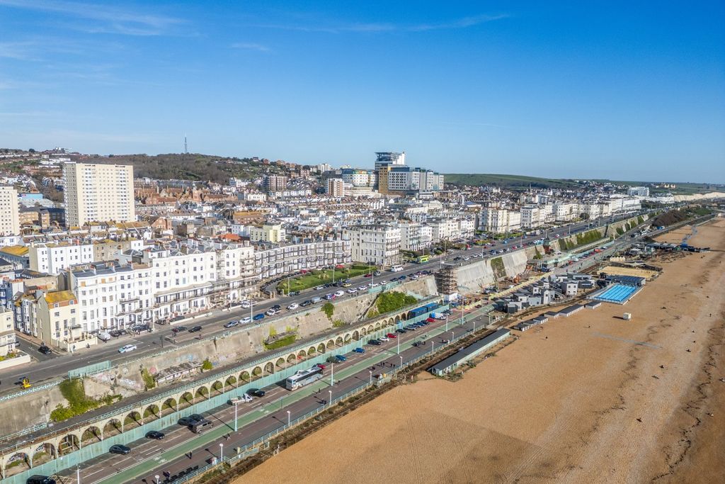 Additional image 25 of 7 bed terraced house for saleRoyal Crescent, Brighton, East Sussex BN2