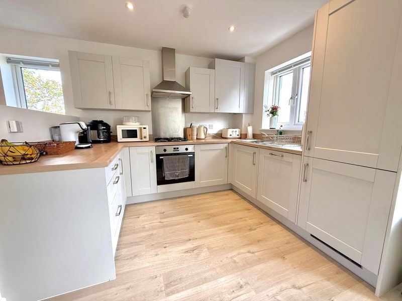 Property photo 3 of 13 Kitchen