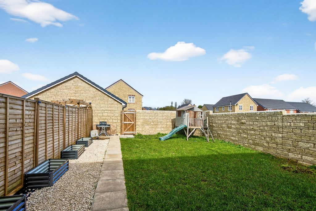 Property photo 2 of 22