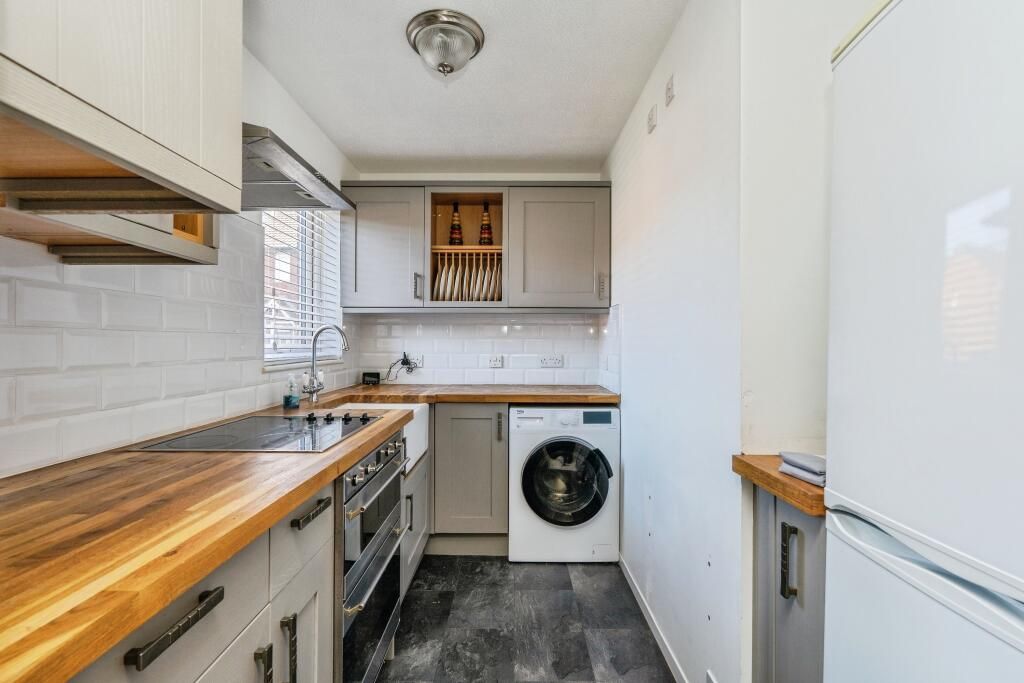 Property photo 2 of 8