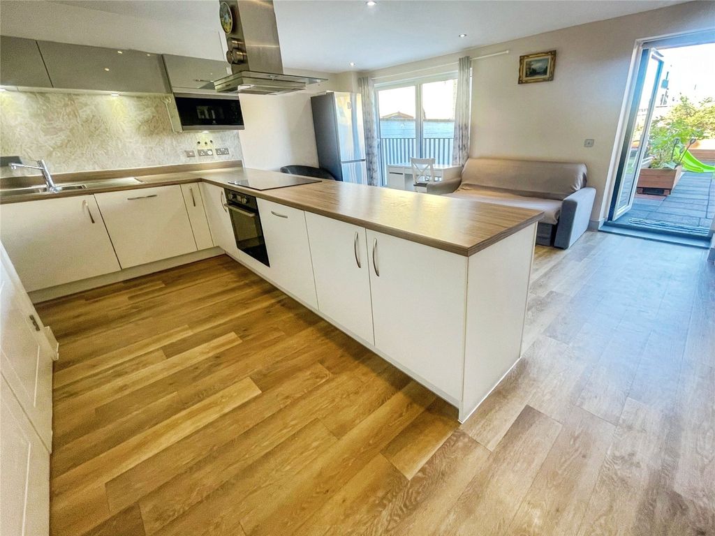 Property photo 2 of 18 Picture No. 06