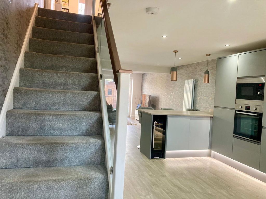 Property photo 2 of 18 Picture No. 11