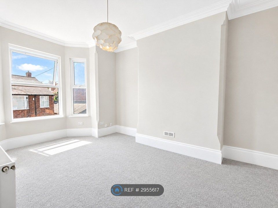 Property photo 3 of 10 Living Room