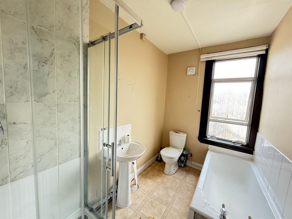 Property photo 2 of 7 Photo 11-06-2025, 12 43 17 Pm.Jpg