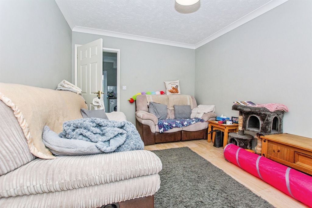 Property photo 3 of 11