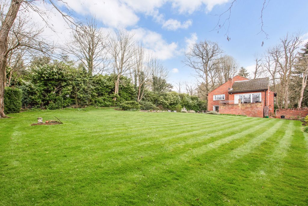Property photo 2 of 13