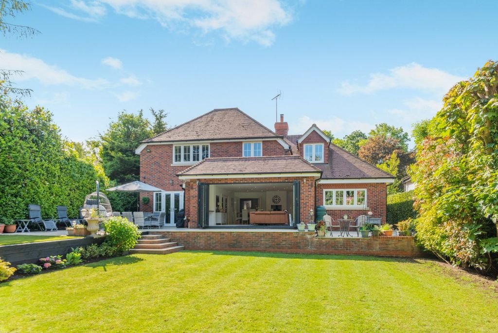 Property photo 2 of 27 Picture No. 32