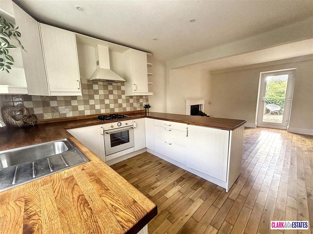 Property photo 3 of 13 Kitchen