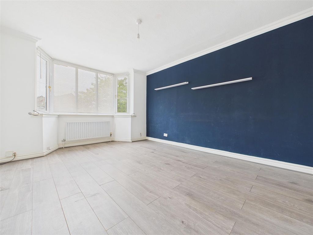 Property photo 2 of 11 Cam02453G0-Pr0187-Still002.Jpg