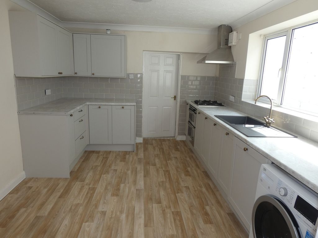 Property photo 3 of 12 Kitchen-Diner