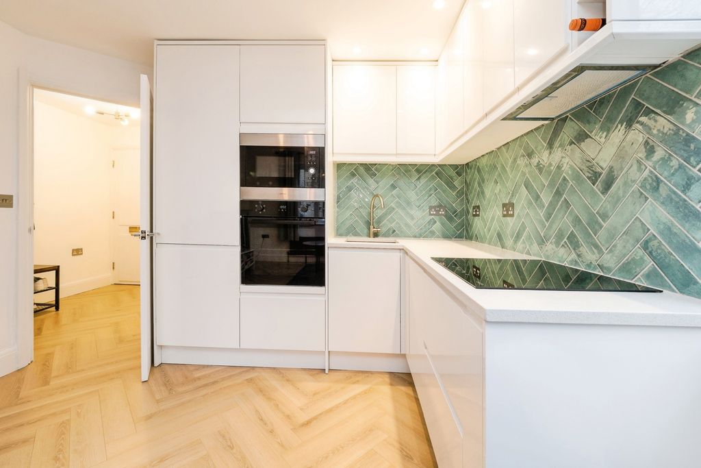 Property photo 3 of 16 Pbox-Img.Jpg