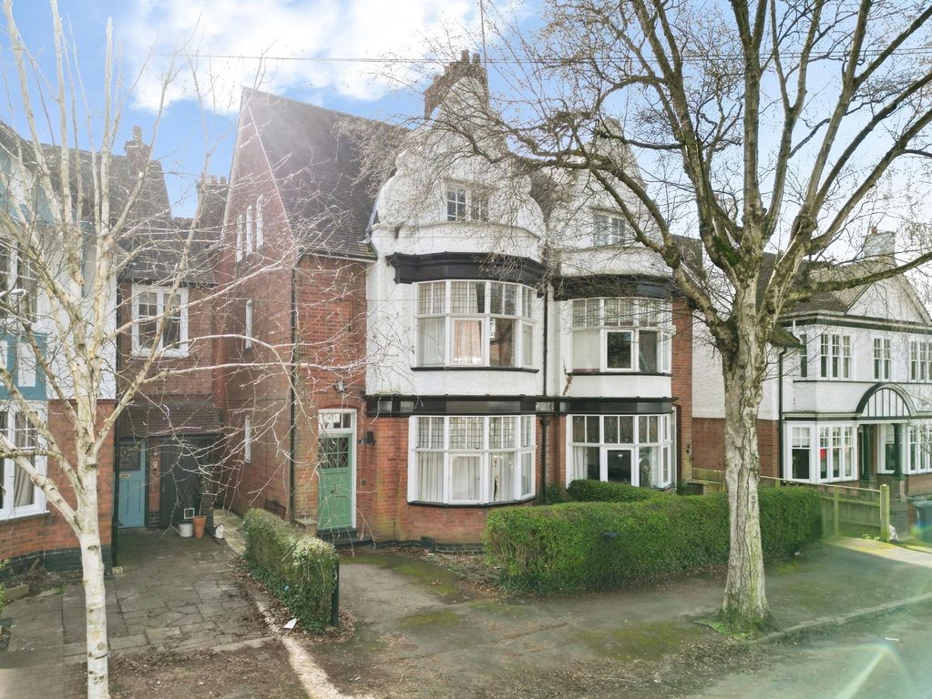 Property photo 1 of 33
