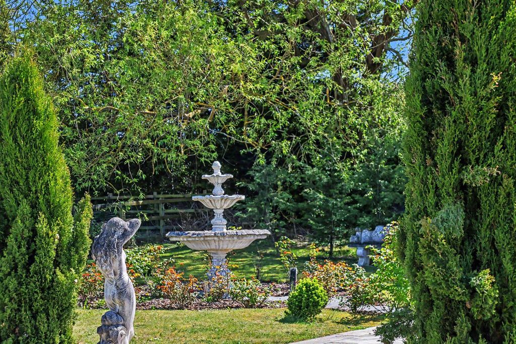 Property photo 1 of 66