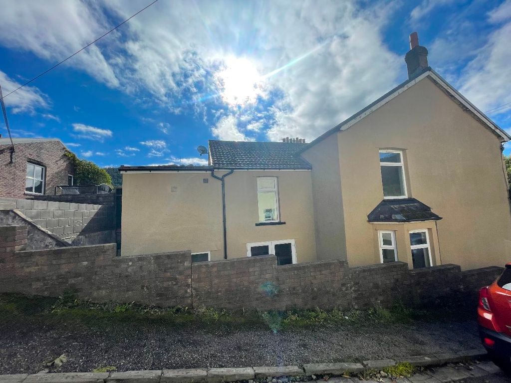 Property photo 3 of 33