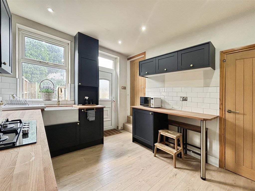 Property photo 2 of 17 Kitchen/Breakfast Room