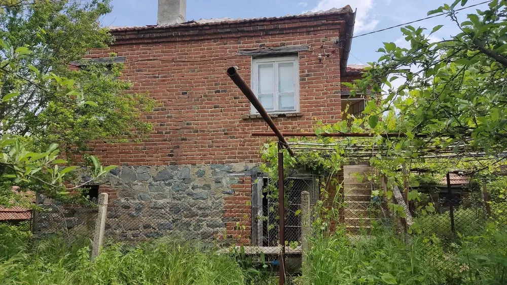 Property photo 1 of 4