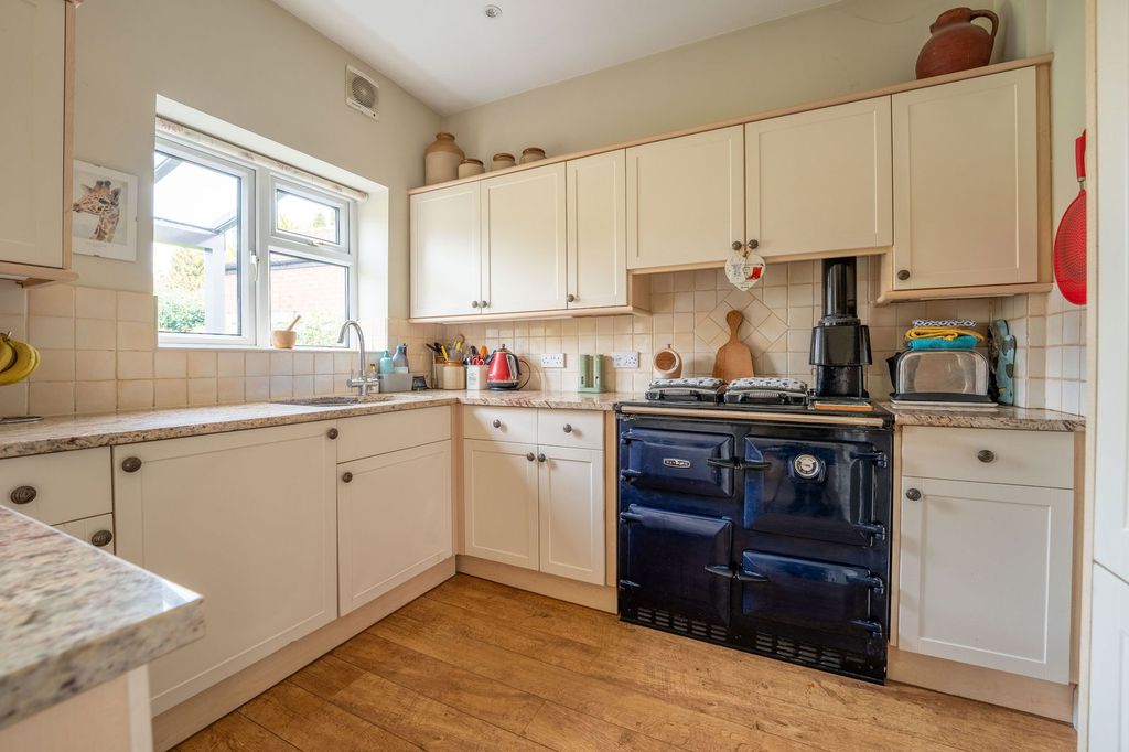 Property photo 3 of 24