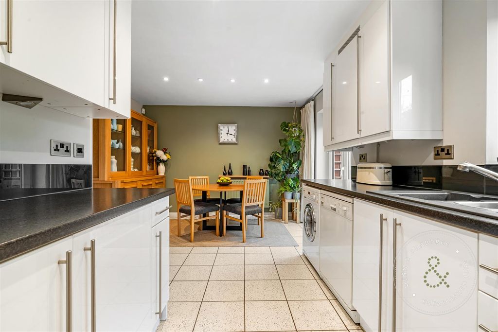 Additional image 4 of 5 bed town house for saleBarquentine Place, Cardiff Bay CF10