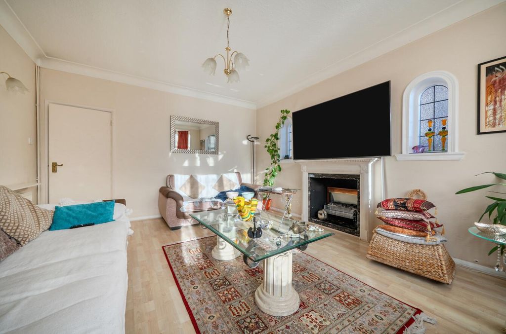 Property photo 3 of 20 1432940-11-69B98741d8197.Jpg