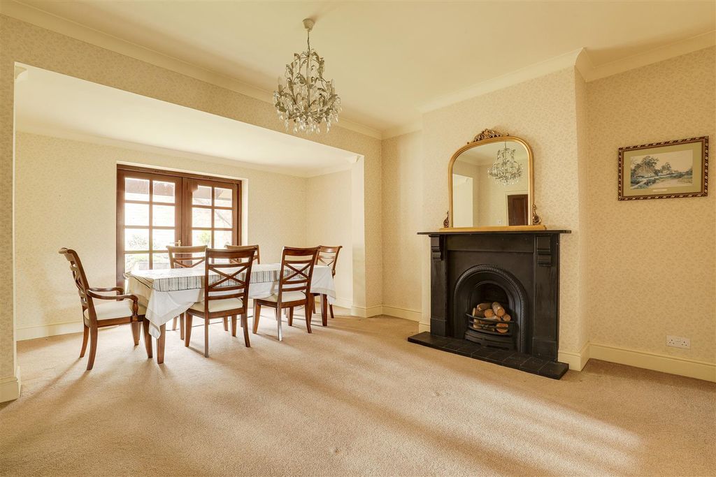 Property photo 3 of 28 11.Jpg