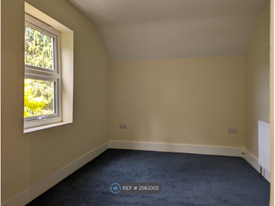 Property photo 2 of 8 Sitting Room