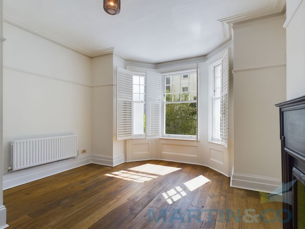 Property photo 2 of 13 Living Room 2