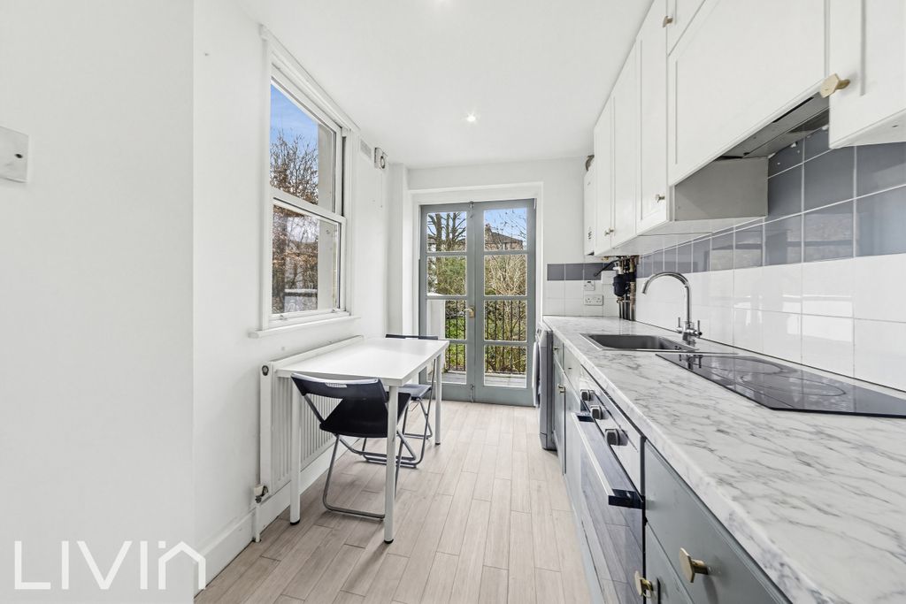 Property photo 3 of 8 3