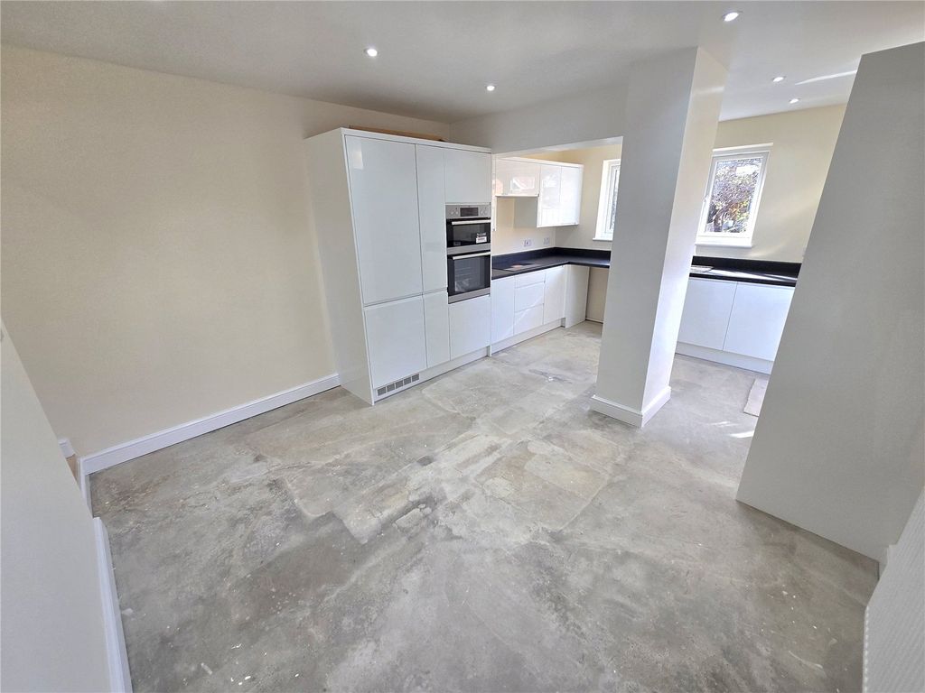 Property photo 2 of 17 Picture No. 01