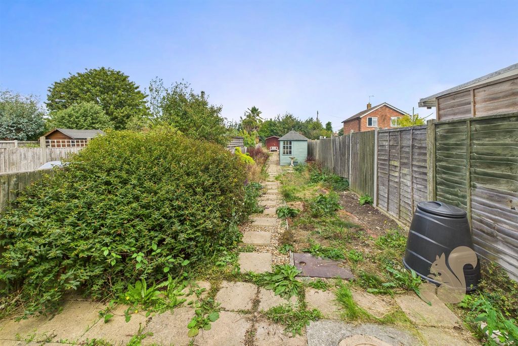 Property photo 3 of 24 Garden