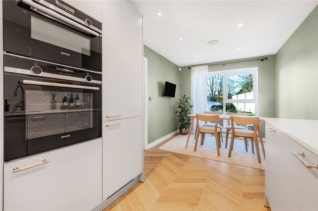 Property photo 3 of 21 Kitchen/Dining Room