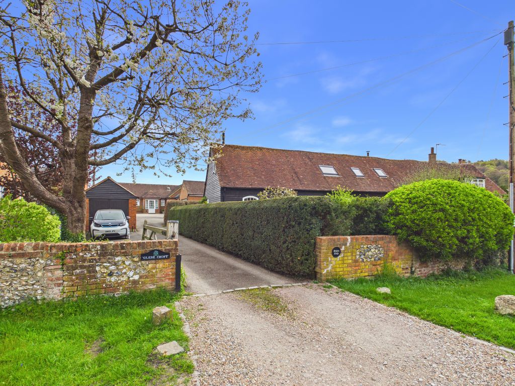 Property photo 1 of 14 Cam01354G0-Pr0699-Still022