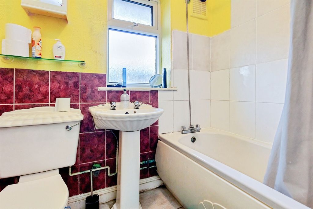 Additional image 7 of 2 bed flat for saleCora Road, Kettering NN16