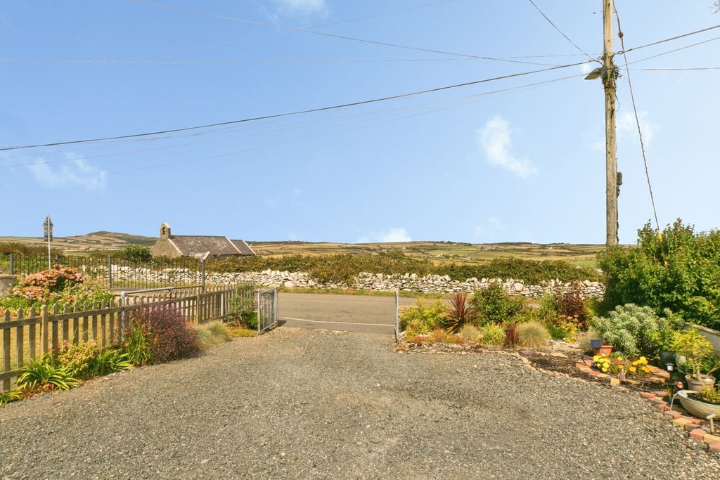 Property photo 1 of 17 Pbox-Img.Jpg