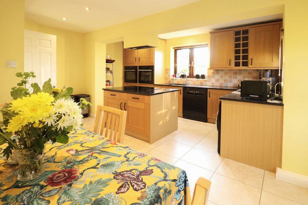 Property photo 3 of 27 Picture No. 09