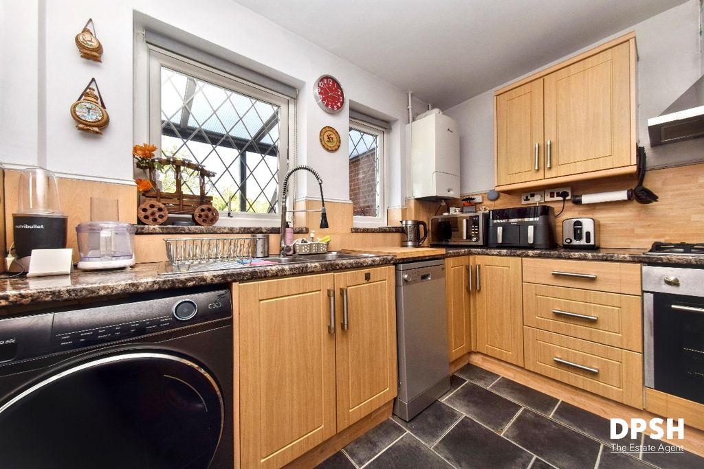 Property photo 3 of 29