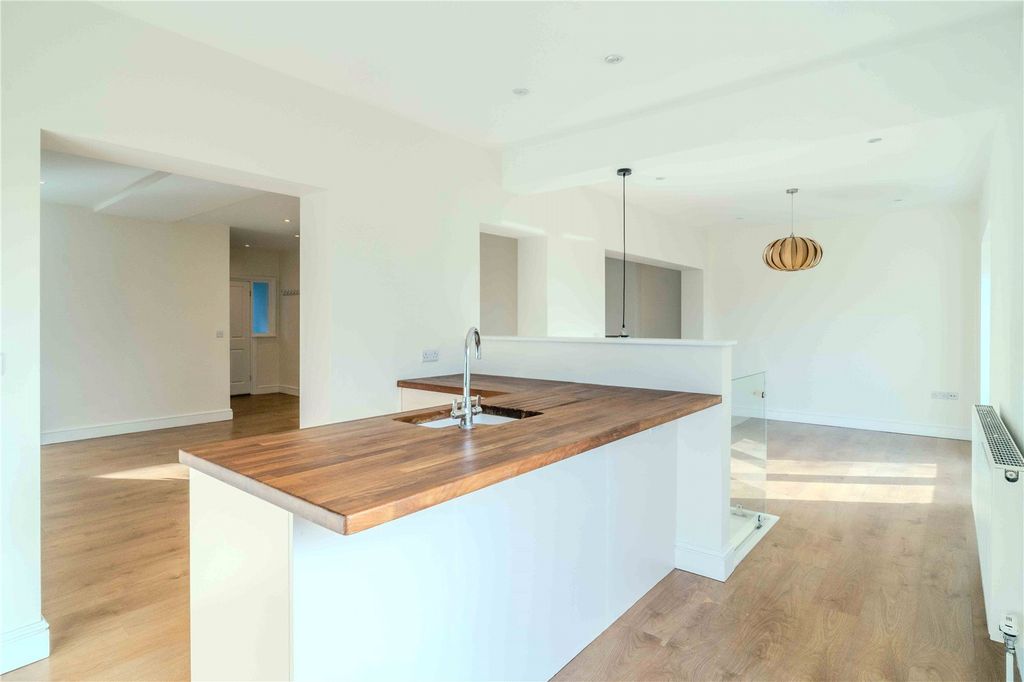 Property photo 2 of 15 Picture No. 40