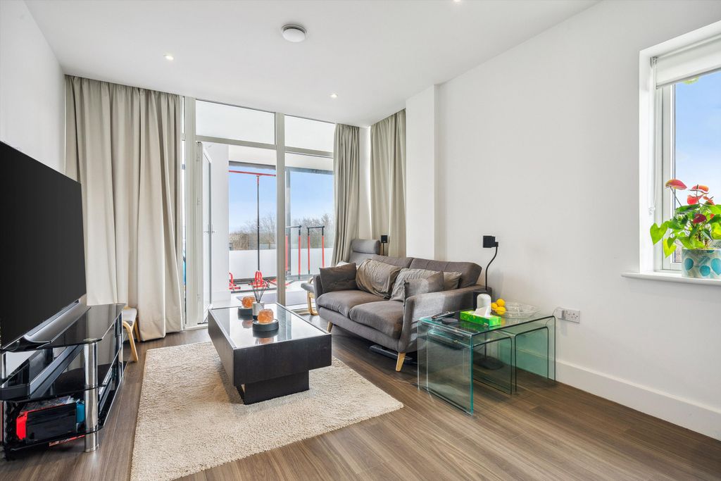 Property photo 1 of 14 Image