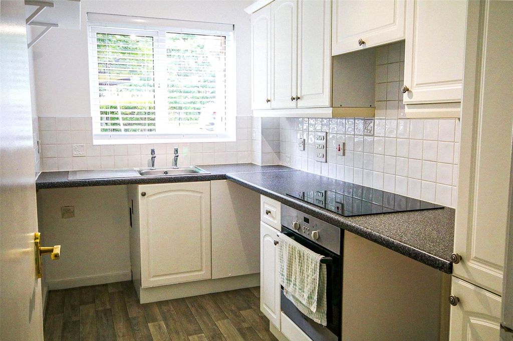 Property photo 3 of 13 Picture No. 10