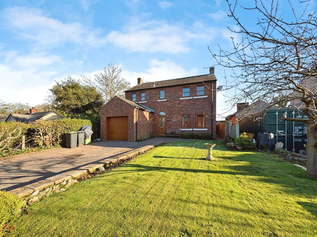 Property photo 2 of 32