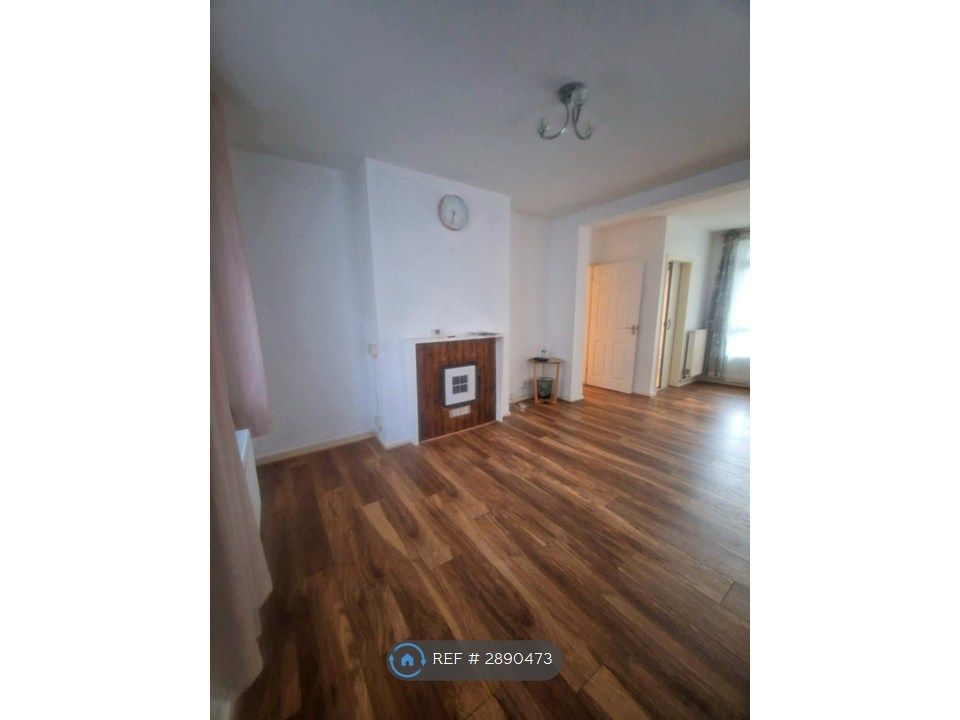 Property photo 3 of 14 Living Room