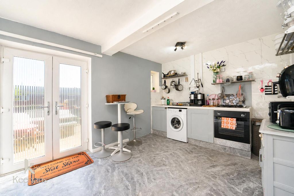 Property photo 3 of 13 28-11.Jpg