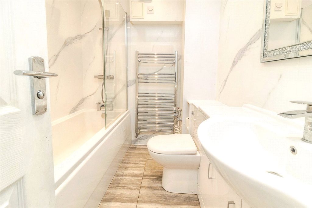 Property photo 3 of 25 Picture No. 02