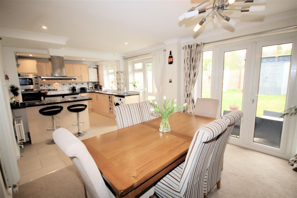Property photo 2 of 27 Kitchen/Dining Room