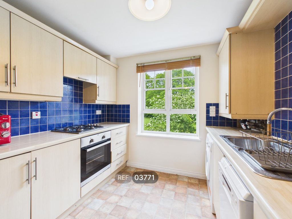 Property photo 2 of 6 Kitchen