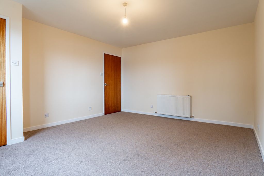 Property photo 3 of 36