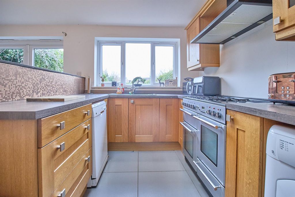 Property photo 3 of 13 Living/Dining Kitchen To Rear