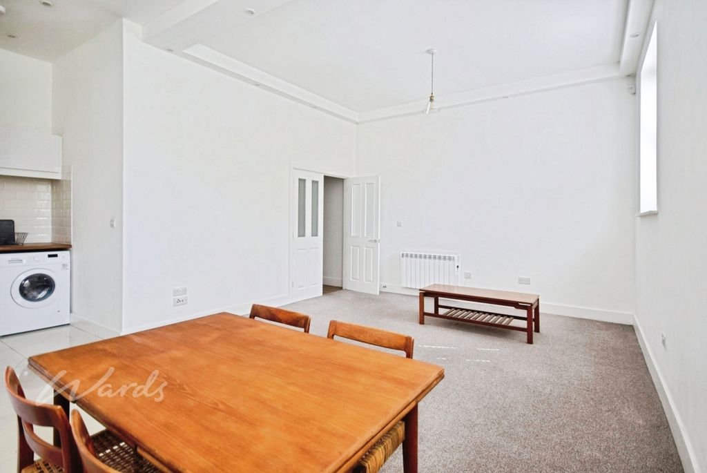 Property photo 2 of 7 Reeves Open Plan ...