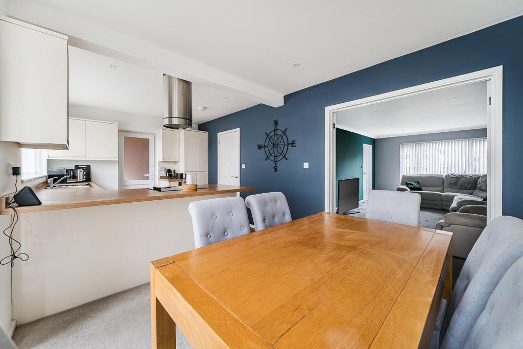 Property photo 1 of 19 1-6992Fb6952Fee-1408887-12-698F3c0F2Eafc-1.Jpg