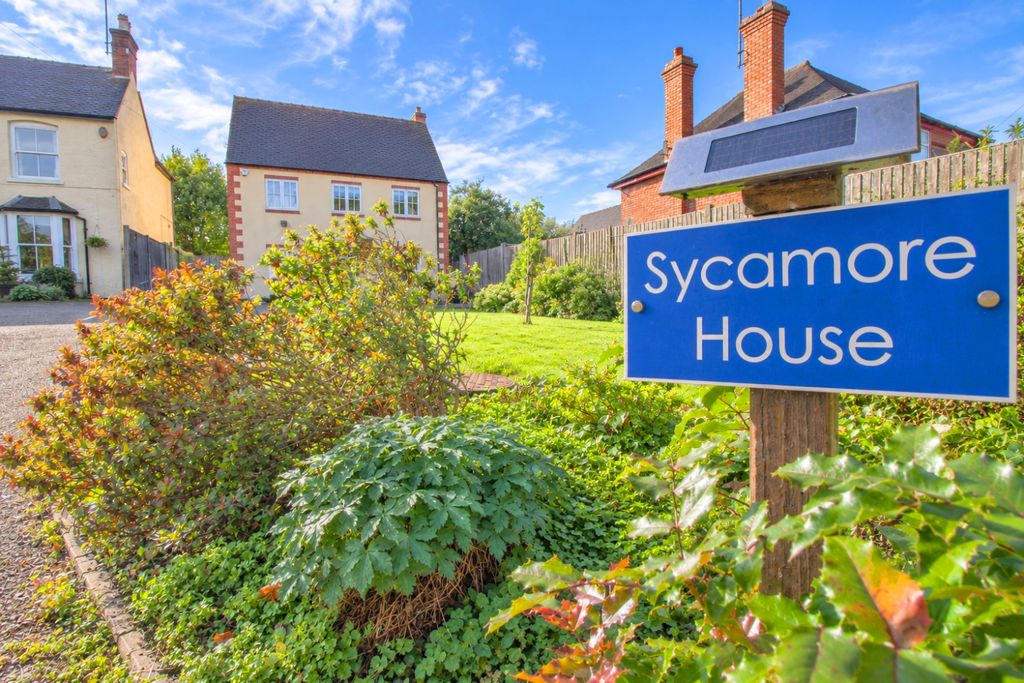 Property photo 1 of 25 Sycamore House (2)