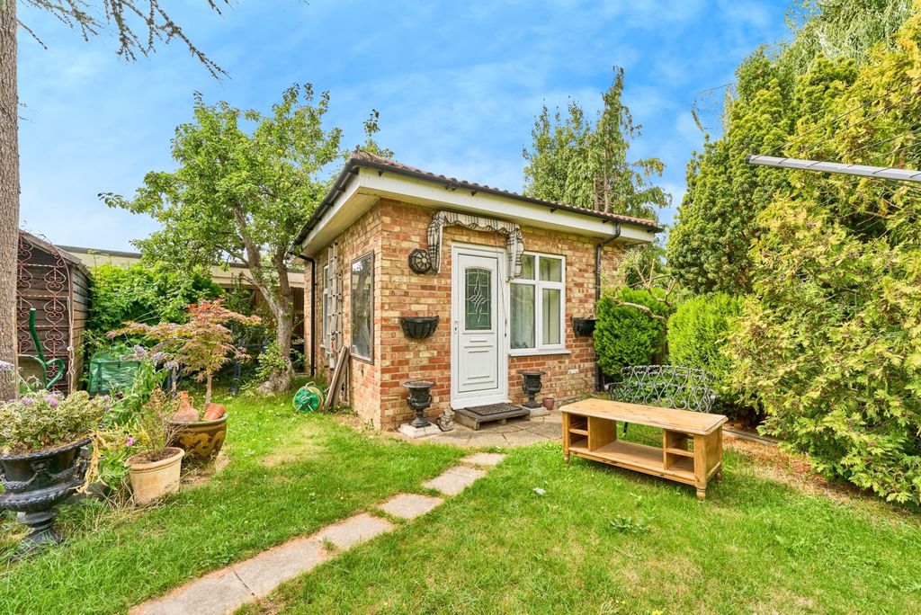 Property photo 3 of 17 Photo